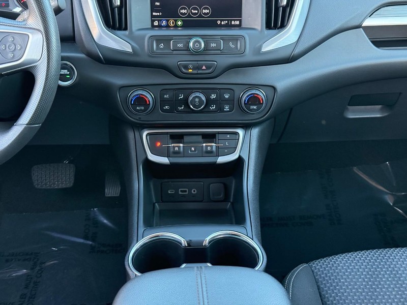 GMC Terrain Vehicle Full-screen Gallery Image 15