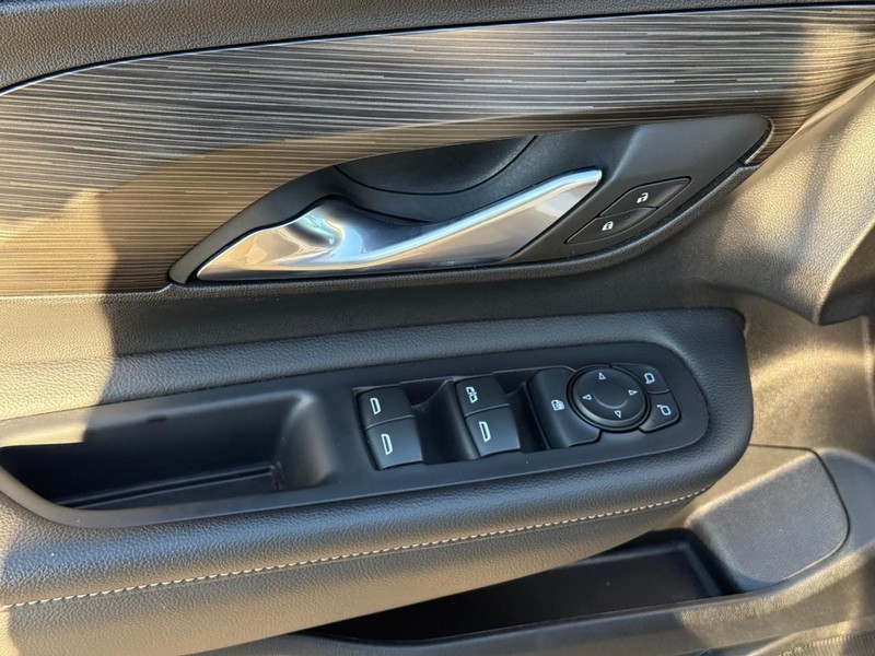 GMC Terrain Vehicle Full-screen Gallery Image 16