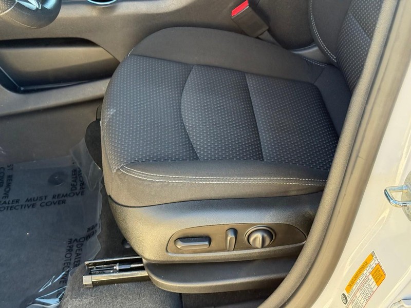 GMC Terrain Vehicle Full-screen Gallery Image 17