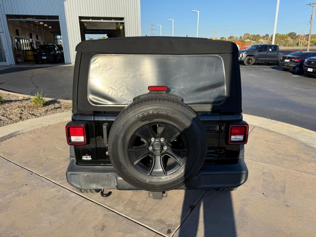 Jeep Wrangler Unlimited Vehicle Full-screen Gallery Image 07