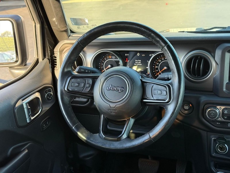 Jeep Wrangler Unlimited Vehicle Full-screen Gallery Image 13