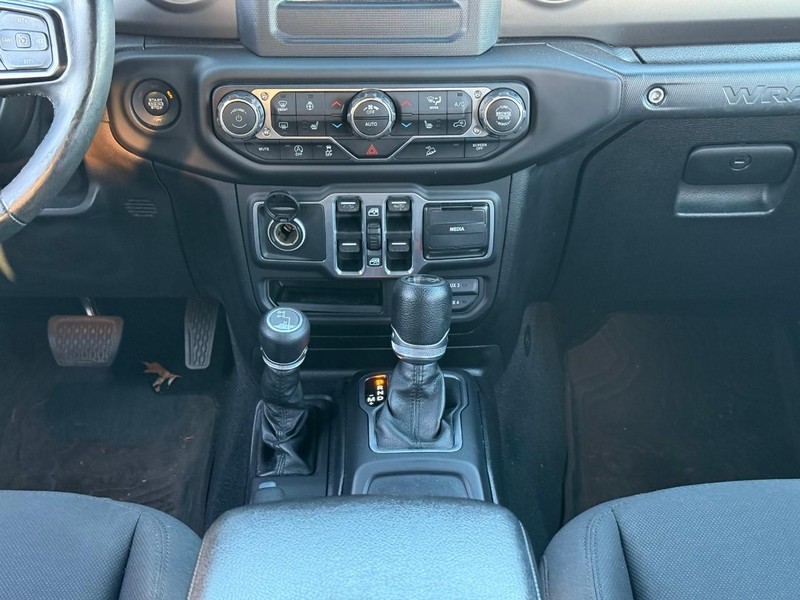 Jeep Wrangler Unlimited Vehicle Full-screen Gallery Image 15