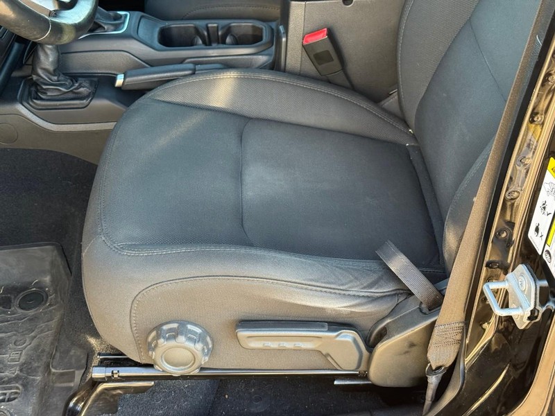 Jeep Wrangler Unlimited Vehicle Full-screen Gallery Image 17