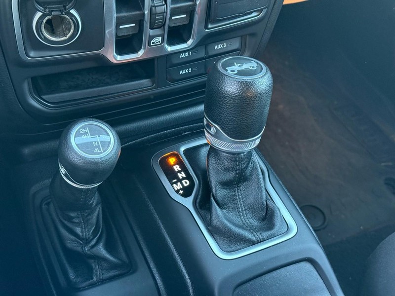 Jeep Wrangler Unlimited Vehicle Full-screen Gallery Image 22