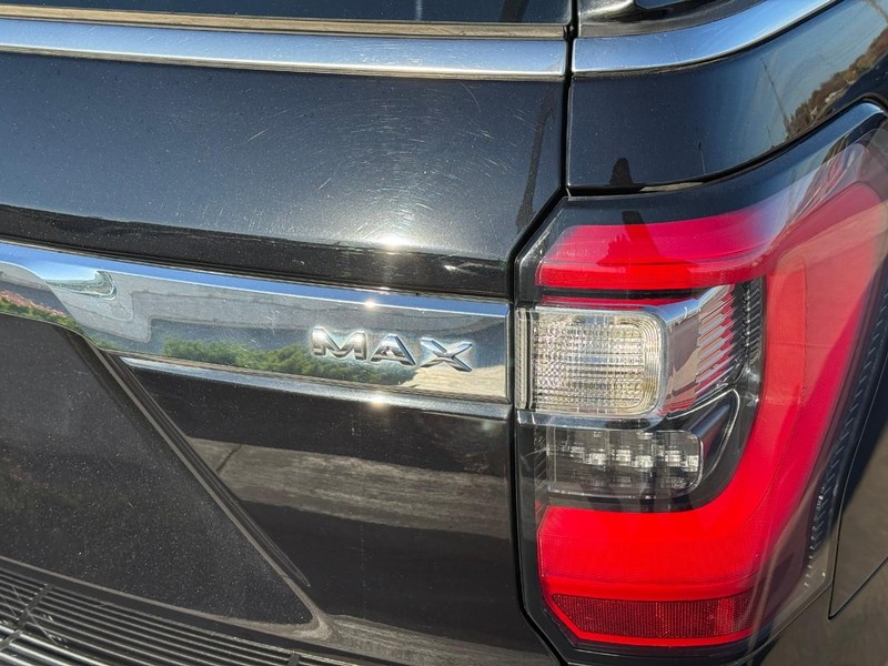 Ford Expedition Max Vehicle Full-screen Gallery Image 04