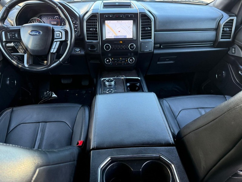 Ford Expedition Max Vehicle Full-screen Gallery Image 11
