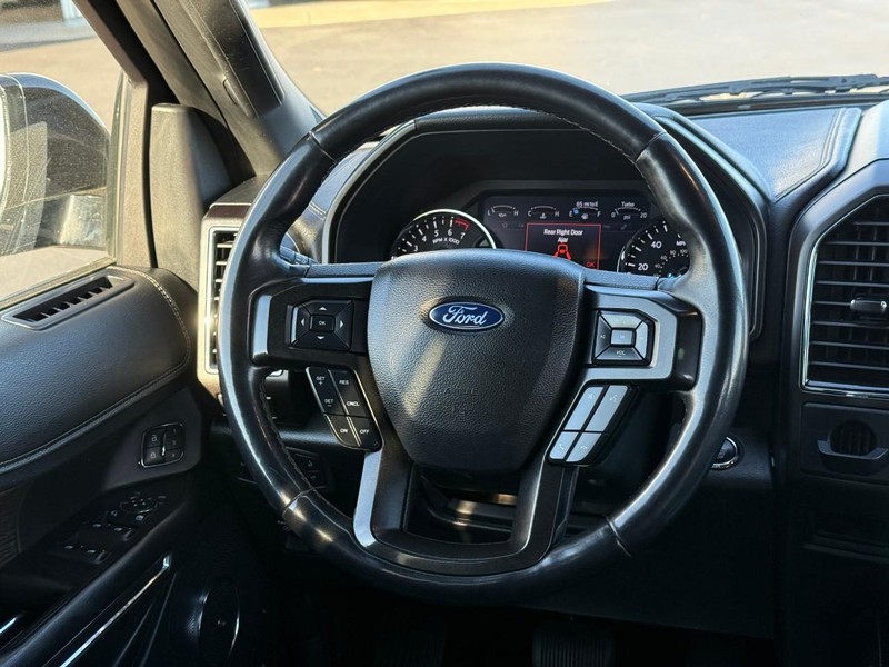Ford Expedition Max Vehicle Full-screen Gallery Image 12