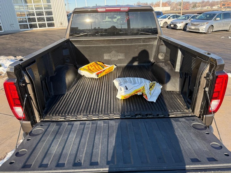 GMC Sierra 1500 Vehicle Full-screen Gallery Image 05