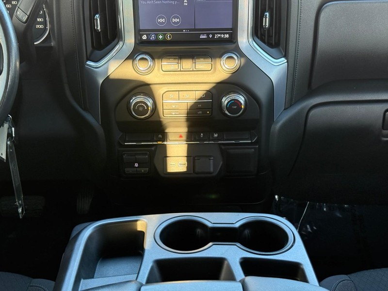 GMC Sierra 1500 Vehicle Full-screen Gallery Image 14