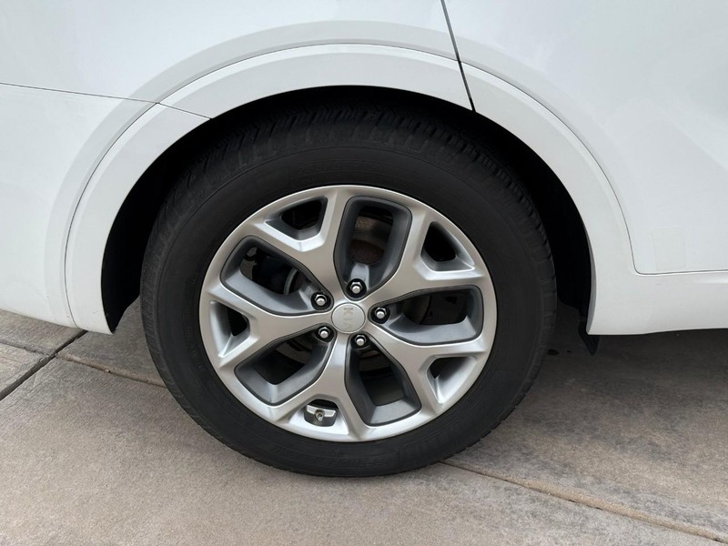 Kia Sorento Vehicle Full-screen Gallery Image 04