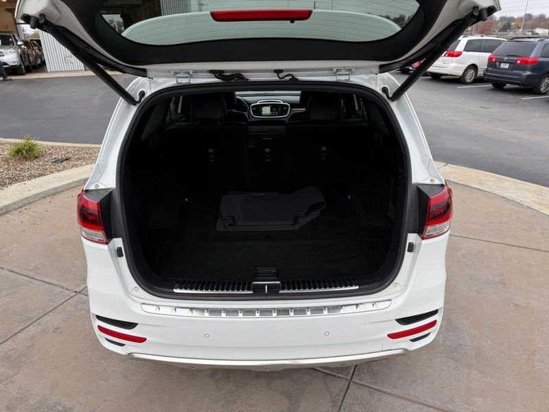 Kia Sorento Vehicle Full-screen Gallery Image 06