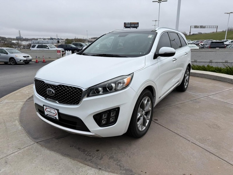 Kia Sorento Vehicle Full-screen Gallery Image 09