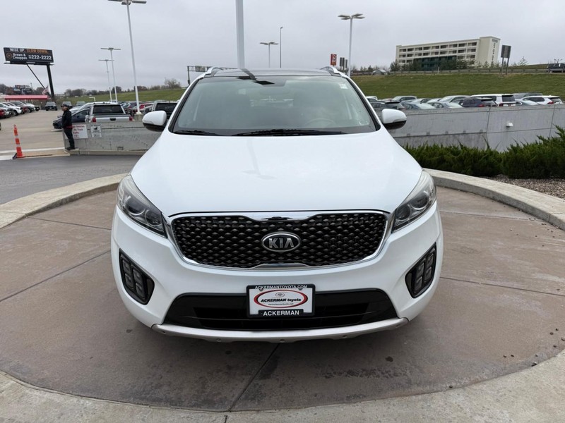 Kia Sorento Vehicle Full-screen Gallery Image 10