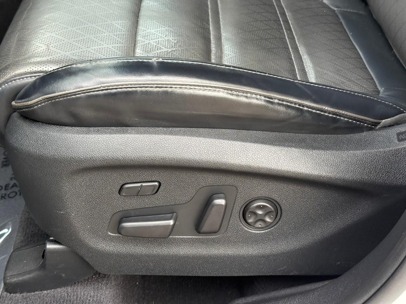 Kia Sorento Vehicle Full-screen Gallery Image 19