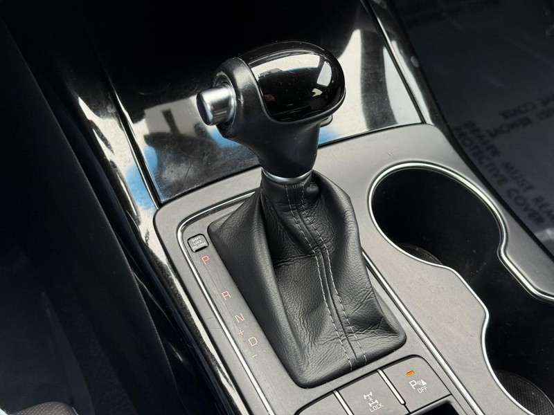 Kia Sorento Vehicle Full-screen Gallery Image 20