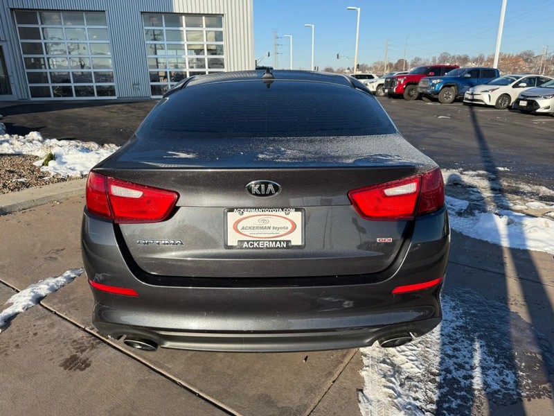 Kia Optima Vehicle Full-screen Gallery Image 05