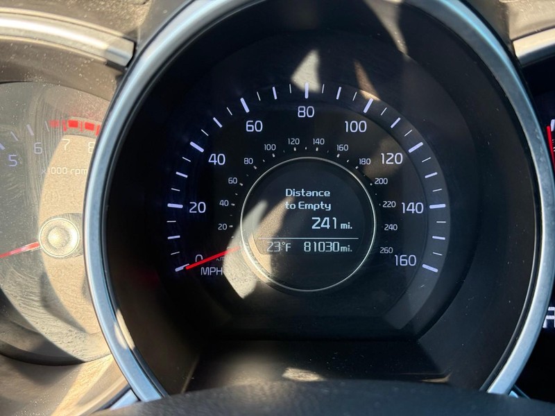 Kia Optima Vehicle Full-screen Gallery Image 22