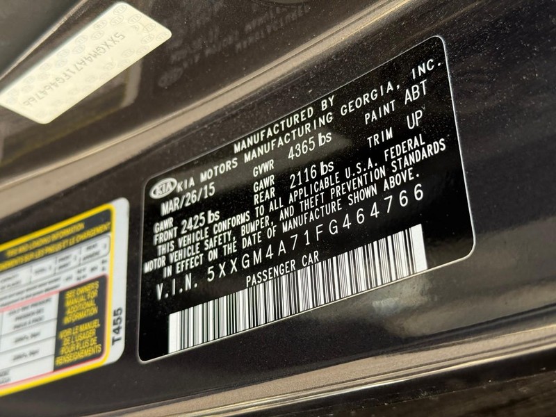 Kia Optima Vehicle Full-screen Gallery Image 24