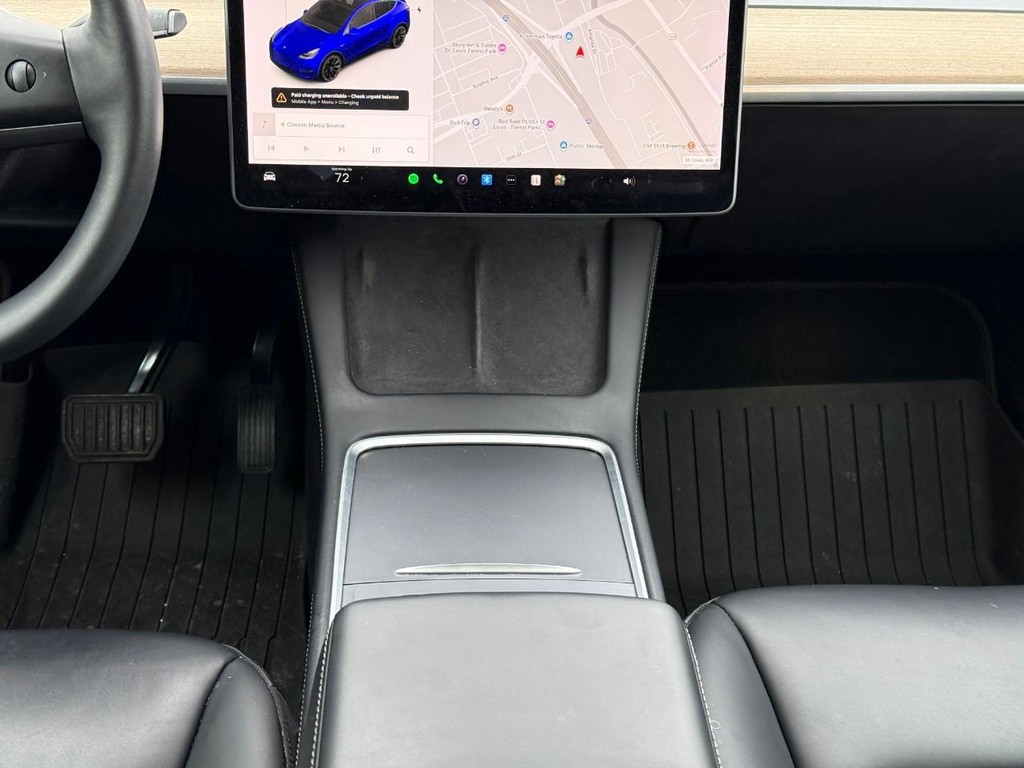 Tesla Model Y Vehicle Full-screen Gallery Image 13