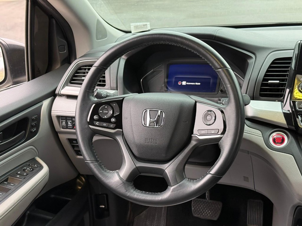 Honda Odyssey Vehicle Full-screen Gallery Image 12