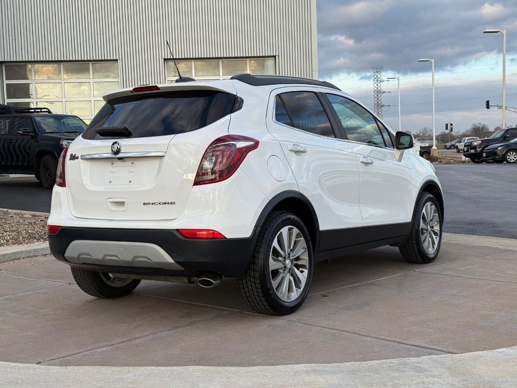Buick Encore Vehicle Full-screen Gallery Image 03