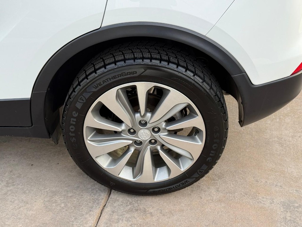 Buick Encore Vehicle Full-screen Gallery Image 07