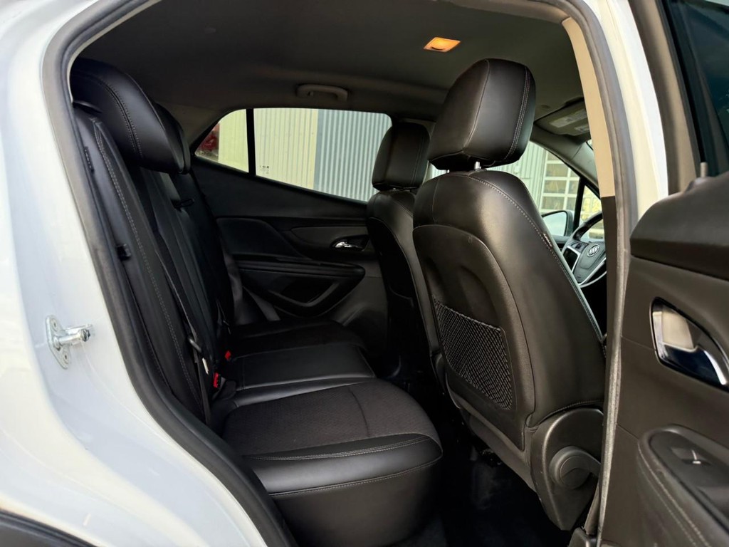 Buick Encore Vehicle Full-screen Gallery Image 13