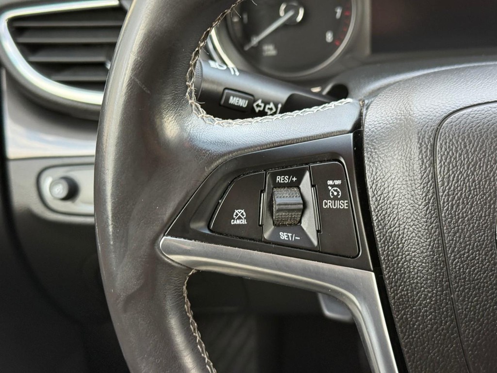 Buick Encore Vehicle Full-screen Gallery Image 21