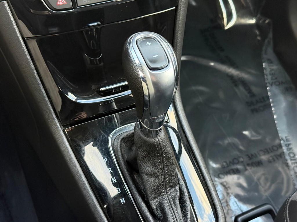 Buick Encore Vehicle Full-screen Gallery Image 23