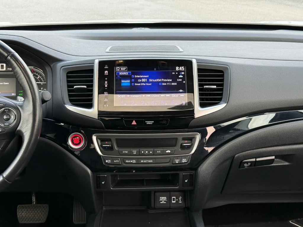 Honda Ridgeline Vehicle Full-screen Gallery Image 12