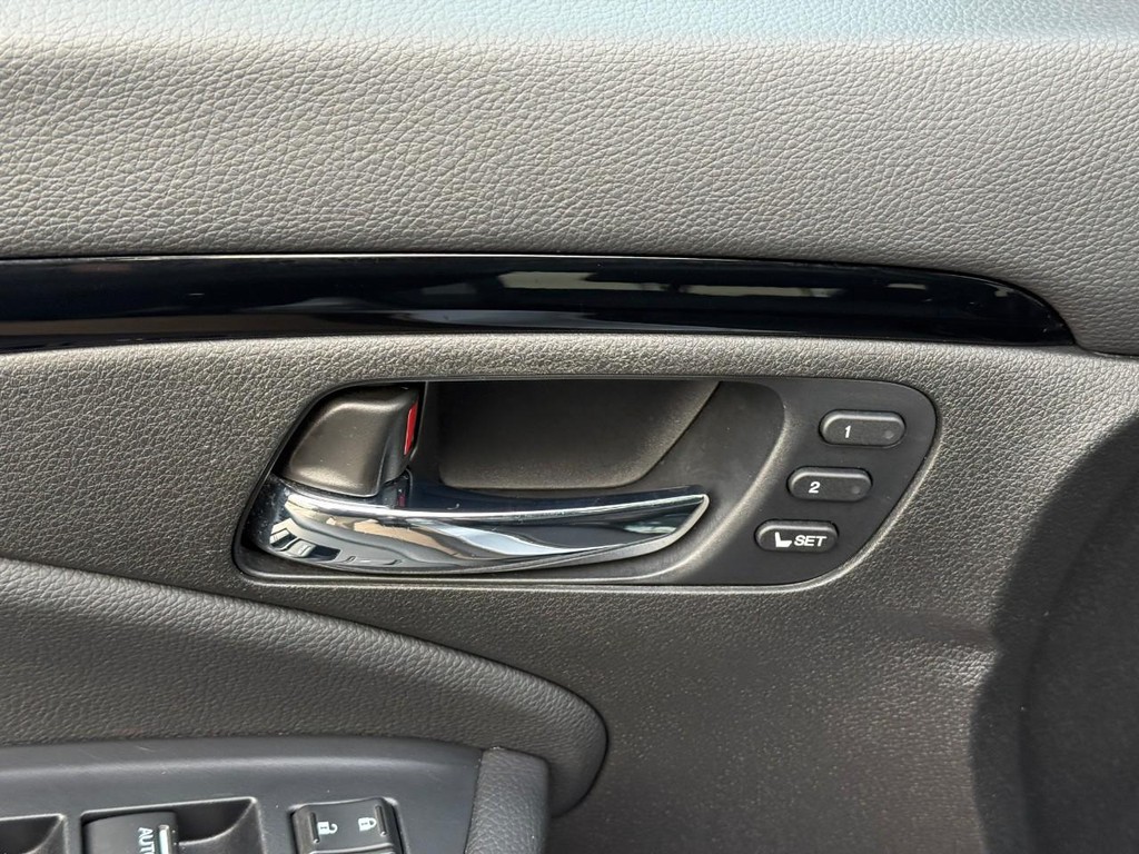 Honda Ridgeline Vehicle Full-screen Gallery Image 15