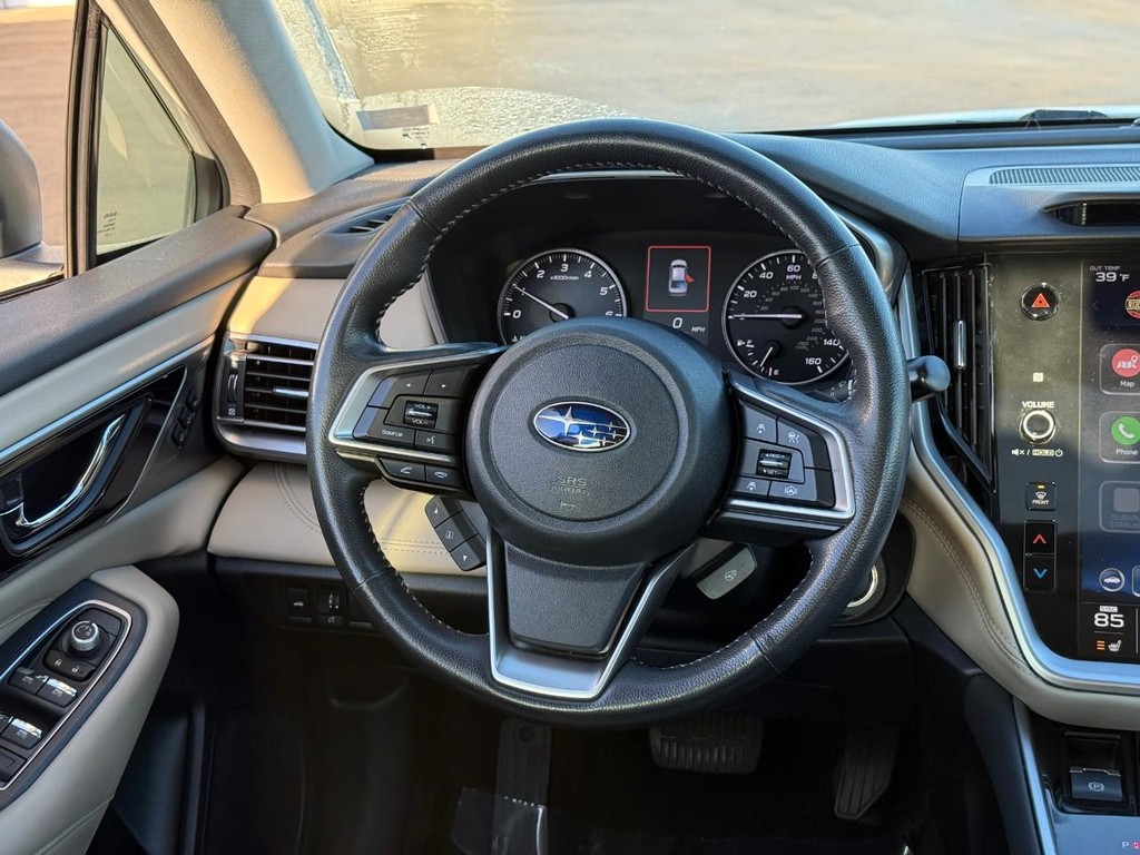 Subaru Legacy Vehicle Full-screen Gallery Image 13