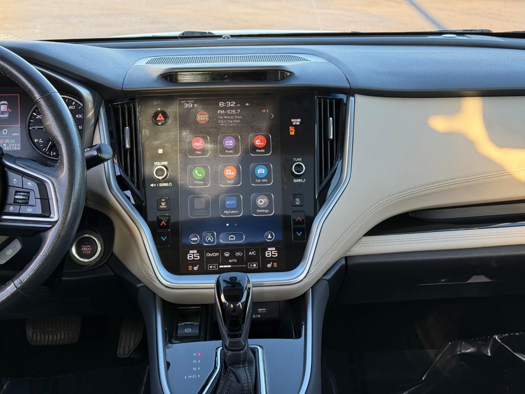 Subaru Legacy Vehicle Full-screen Gallery Image 14