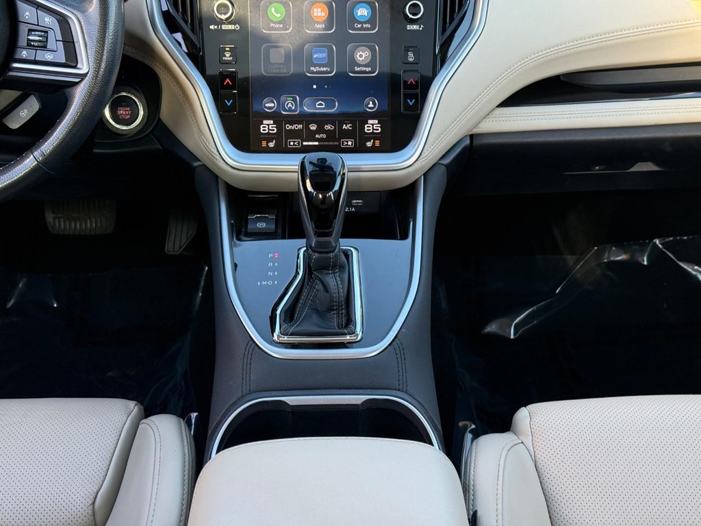 Subaru Legacy Vehicle Full-screen Gallery Image 15