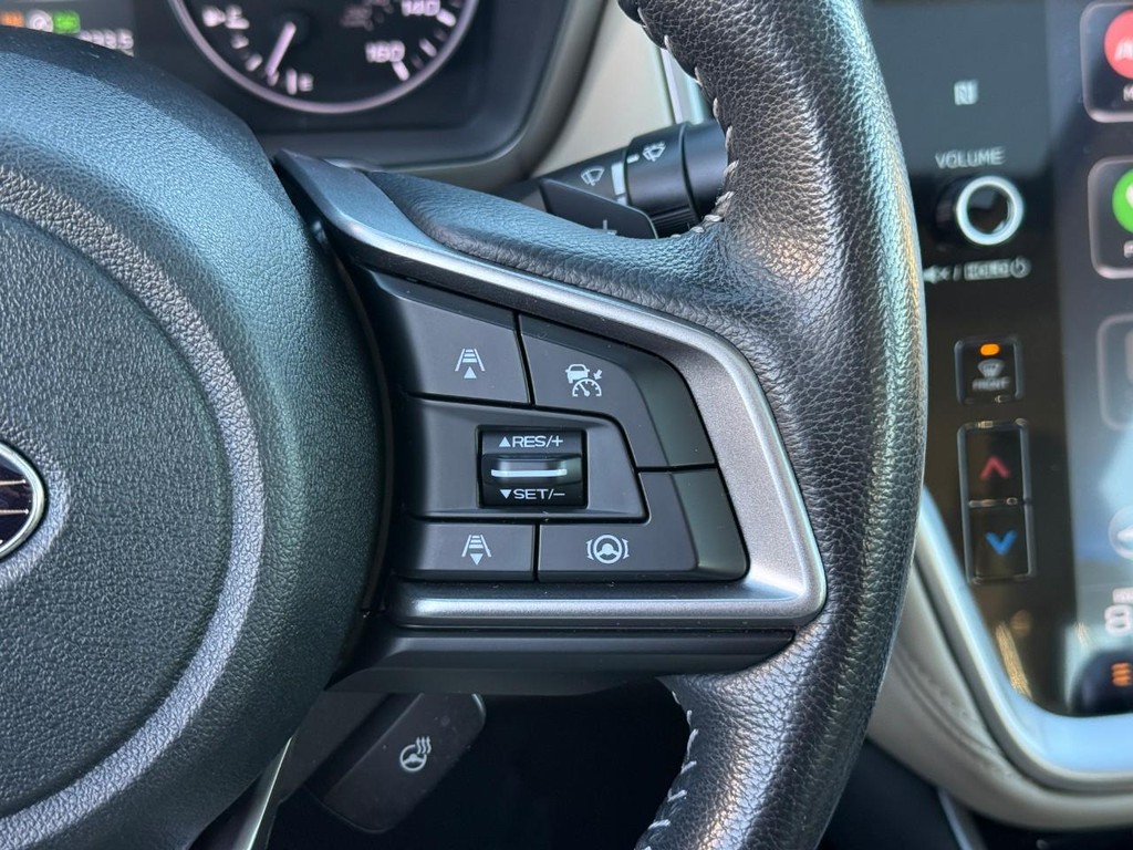 Subaru Legacy Vehicle Full-screen Gallery Image 21