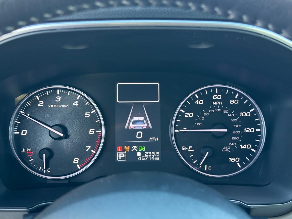 Subaru Legacy Vehicle Full-screen Gallery Image 22