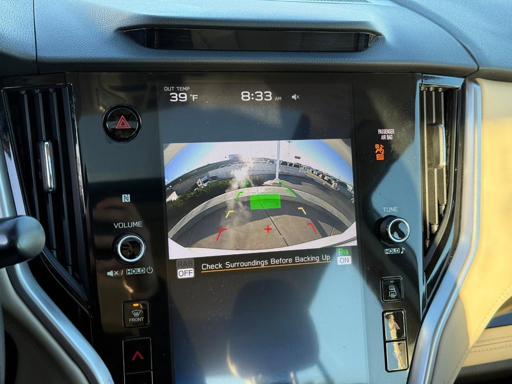 Subaru Legacy Vehicle Full-screen Gallery Image 25