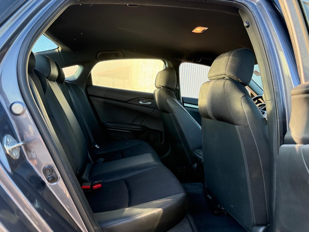 Honda Civic Sedan Vehicle Full-screen Gallery Image 11