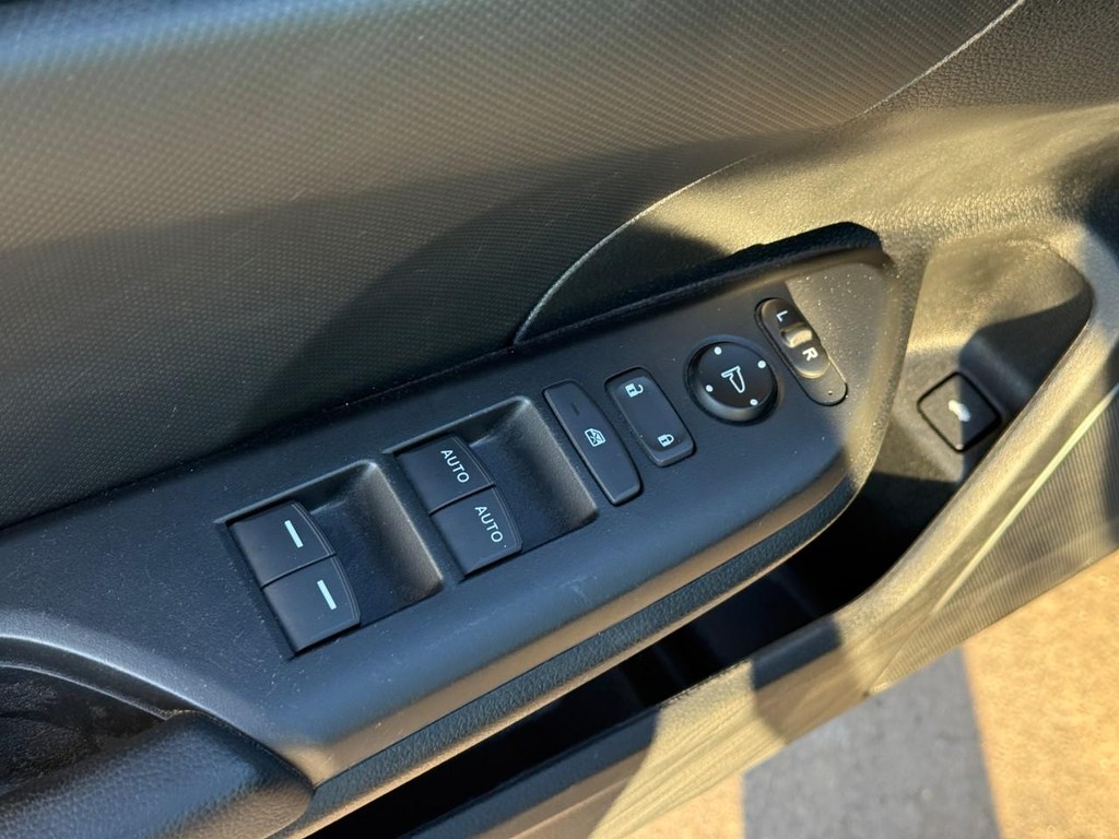 Honda Civic Sedan Vehicle Full-screen Gallery Image 18