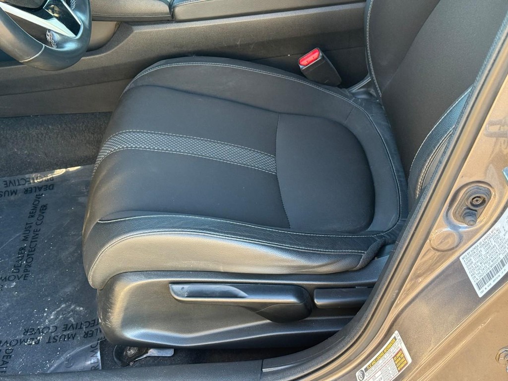 Honda Civic Sedan Vehicle Full-screen Gallery Image 19