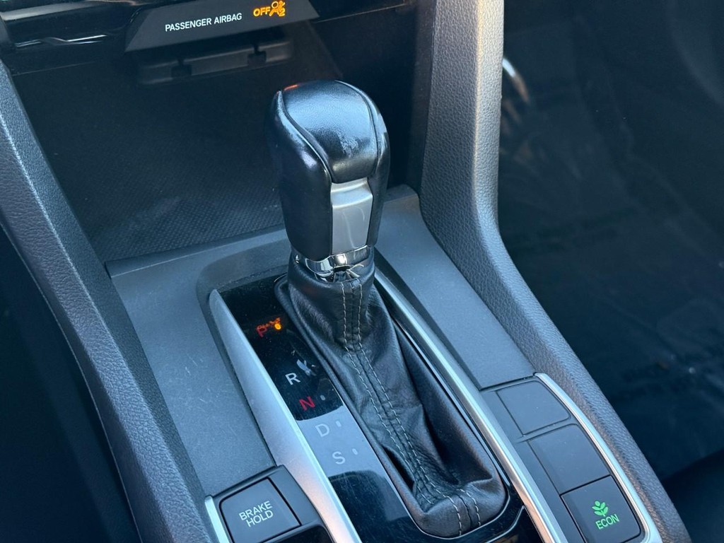 Honda Civic Sedan Vehicle Full-screen Gallery Image 23