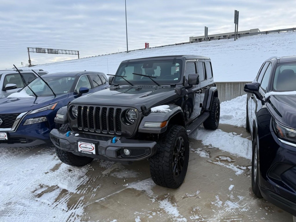 Jeep Wrangler Vehicle Full-screen Gallery Image 02