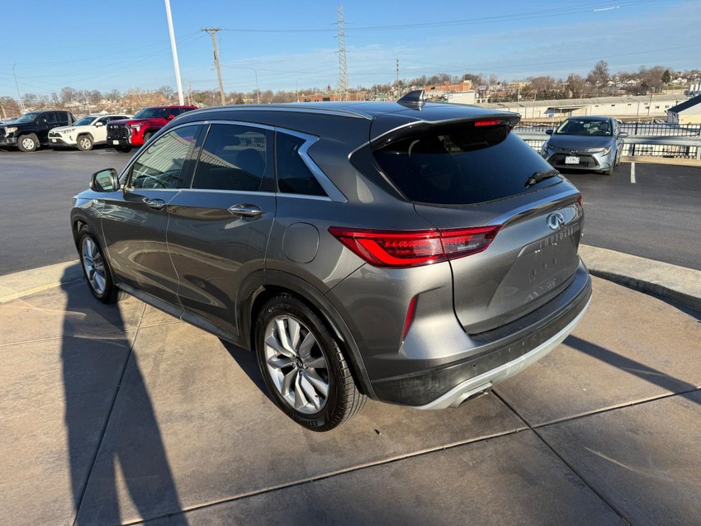 INFINITI QX50 Vehicle Full-screen Gallery Image 08