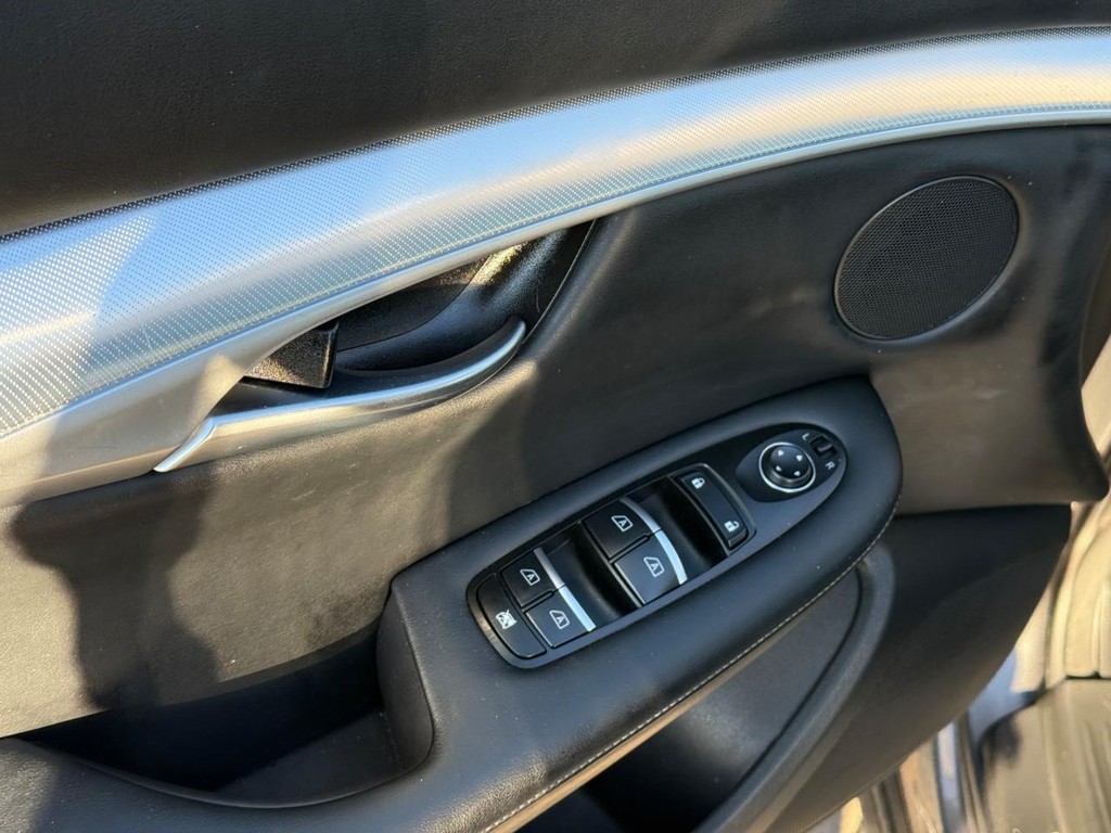 INFINITI QX50 Vehicle Full-screen Gallery Image 17