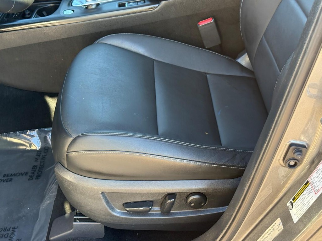 INFINITI QX50 Vehicle Full-screen Gallery Image 18