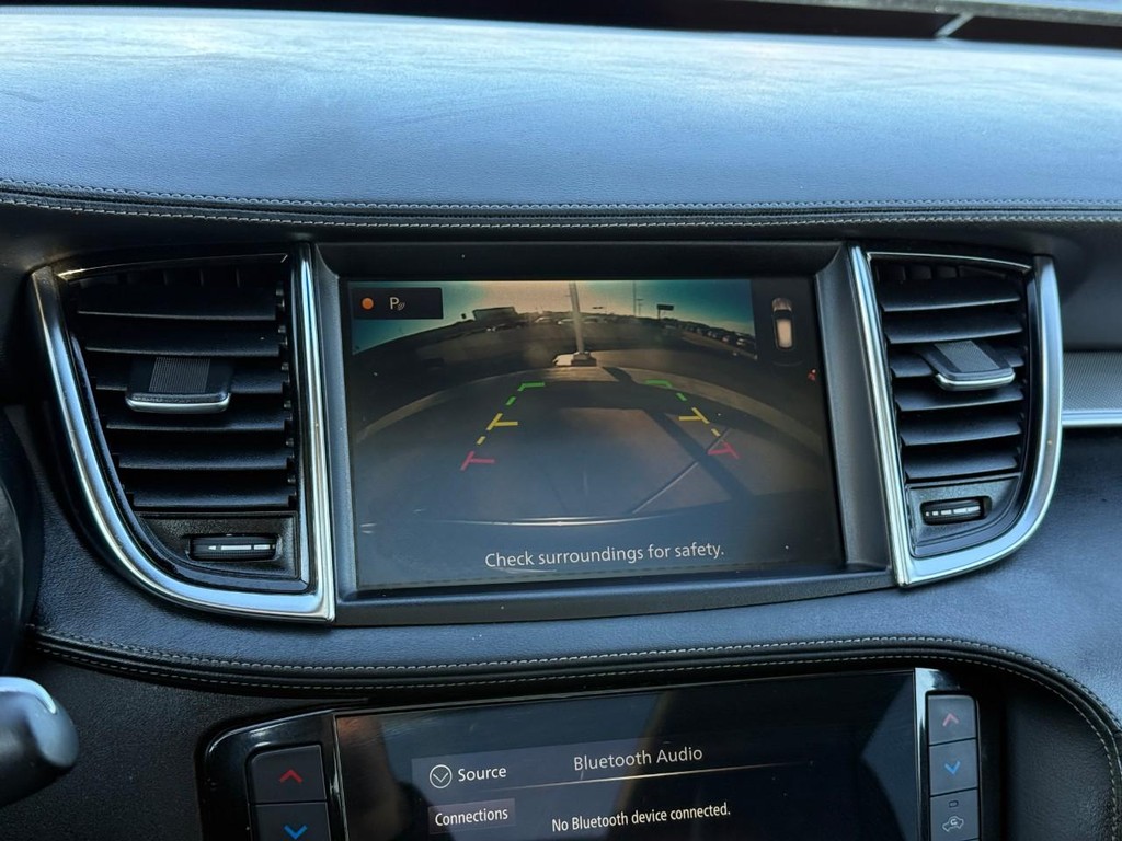 INFINITI QX50 Vehicle Full-screen Gallery Image 24