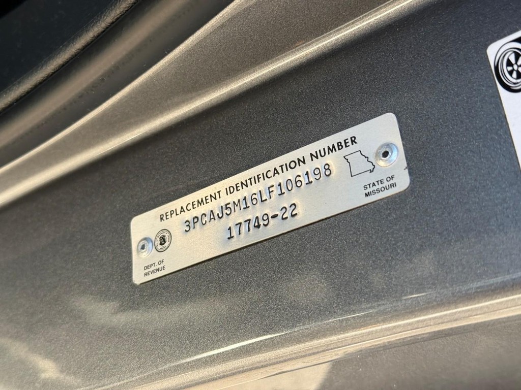 INFINITI QX50 Vehicle Full-screen Gallery Image 26