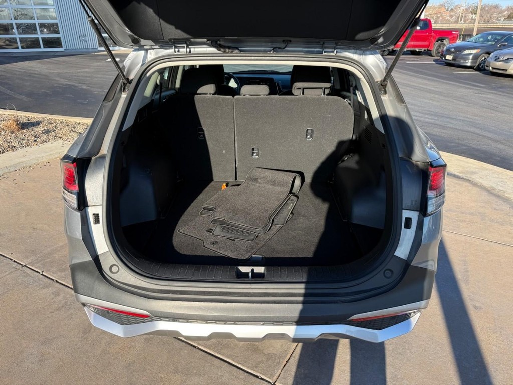 Kia Sportage Vehicle Full-screen Gallery Image 06