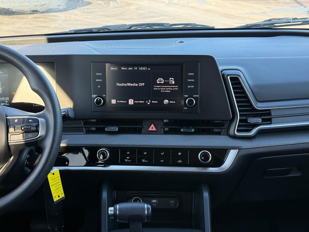 Kia Sportage Vehicle Full-screen Gallery Image 13