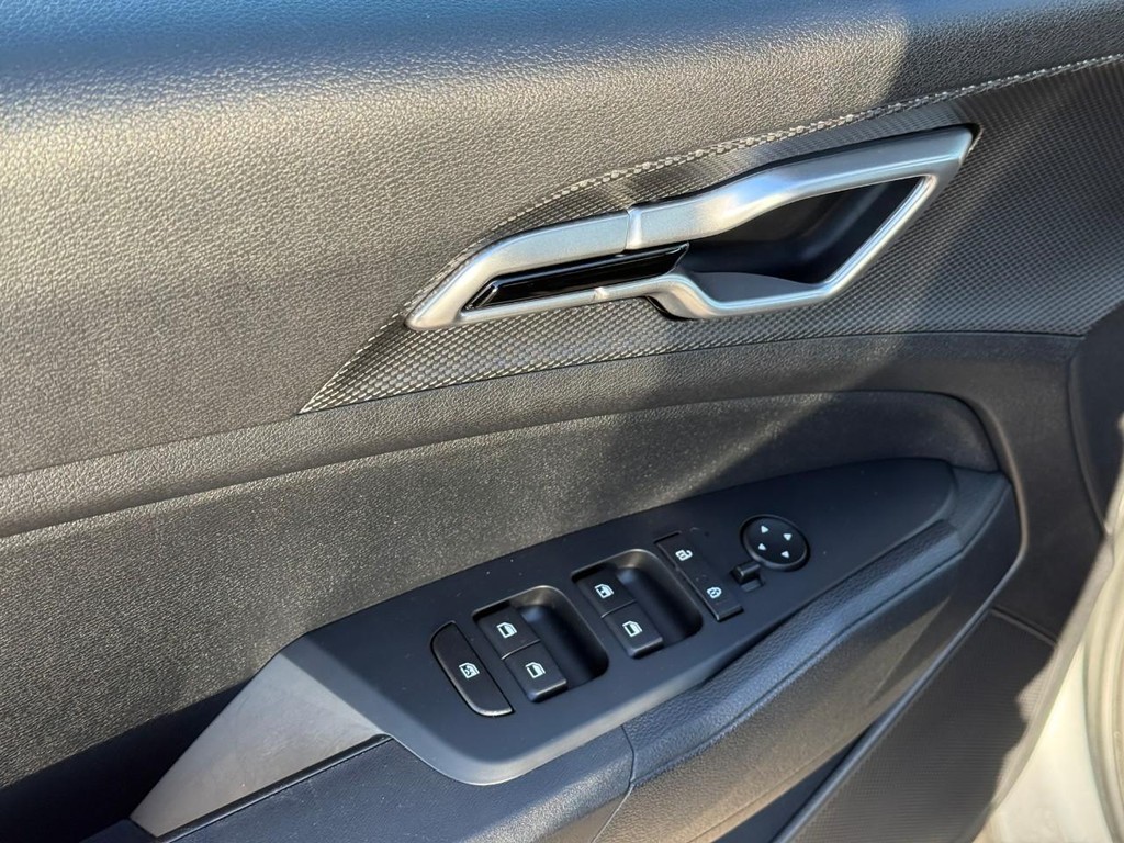 Kia Sportage Vehicle Full-screen Gallery Image 15